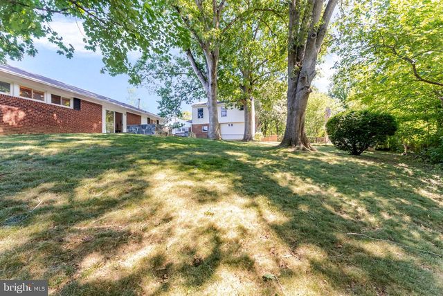 5825 ATTEENTEE RD, Springfield, VA 22150