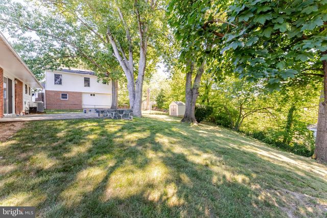5825 ATTEENTEE RD, Springfield, VA 22150