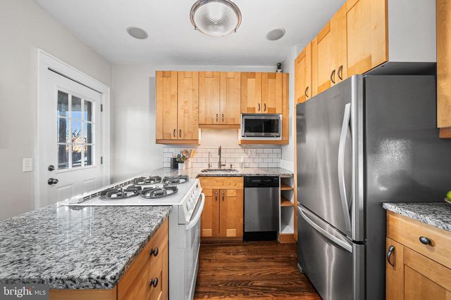 2000 N CULPEPER ST, Arlington, VA 22207