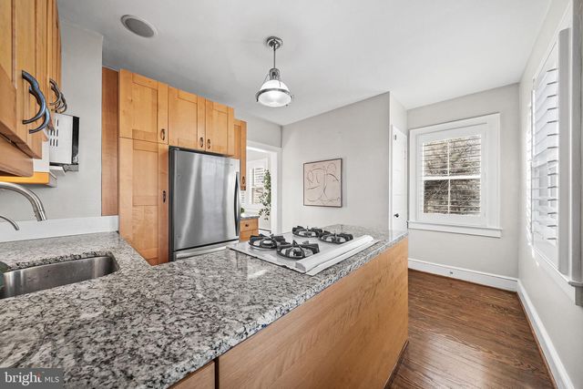 2000 N CULPEPER ST, Arlington, VA 22207