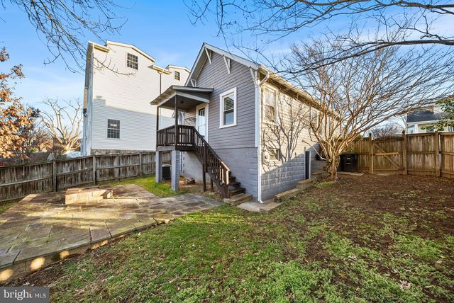 2000 N CULPEPER ST, Arlington, VA 22207