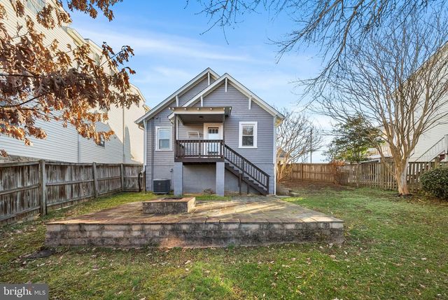 2000 N CULPEPER ST, Arlington, VA 22207