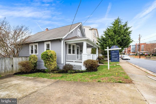 2000 N CULPEPER ST, Arlington, VA 22207