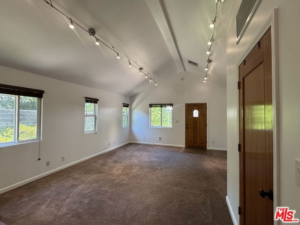 4535 Matilija Avenue, Los Angeles, CA 91423