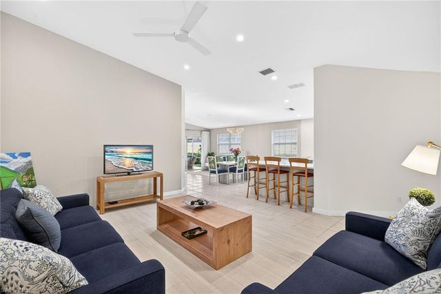 7114 Marconi CT, Naples, FL 34114