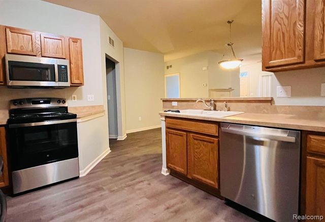 339 Wright Street, Wixom, MI 48393