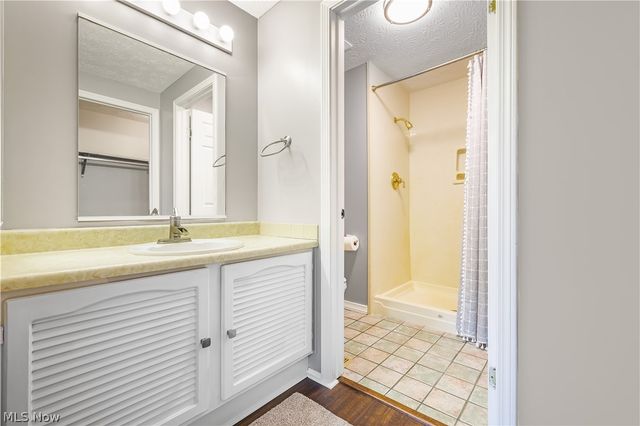 4583 Wildflower Drive, Uniontown, OH 44720