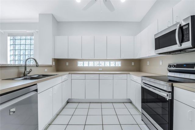 12109 NW 52nd Ct, Coral Springs, FL 33076