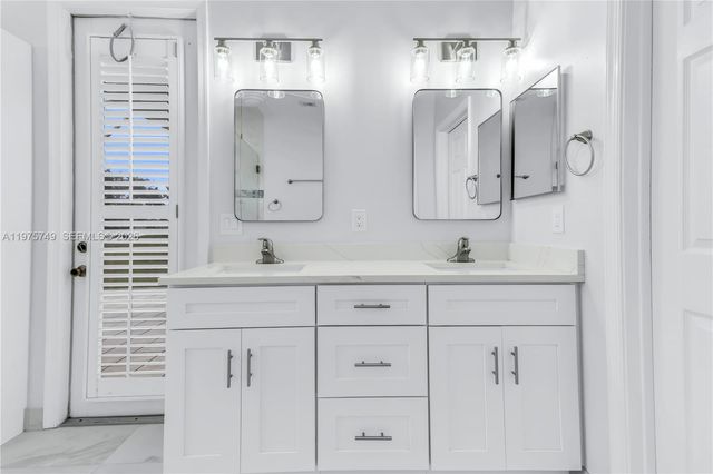 12109 NW 52nd Ct, Coral Springs, FL 33076