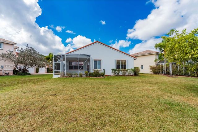 12109 NW 52nd Ct, Coral Springs, FL 33076