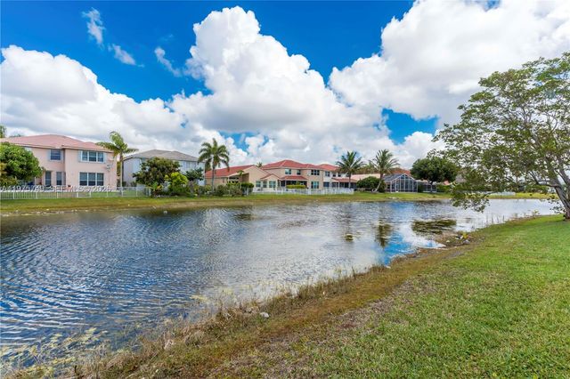 12109 NW 52nd Ct, Coral Springs, FL 33076