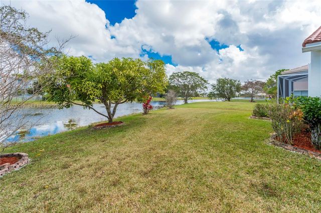 12109 NW 52nd Ct, Coral Springs, FL 33076