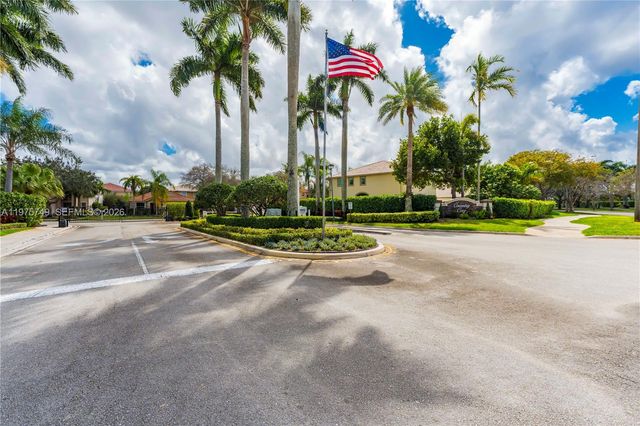 12109 NW 52nd Ct, Coral Springs, FL 33076