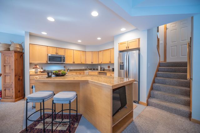 72A Kingswood Rd, Dover, VT 05356