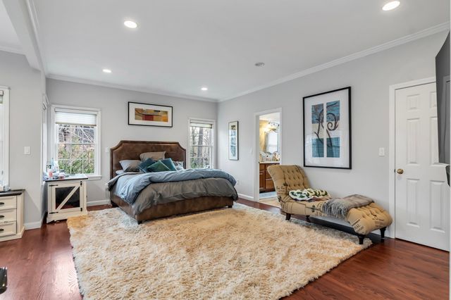 52 Goodnow Ln, Framingham, MA 01702