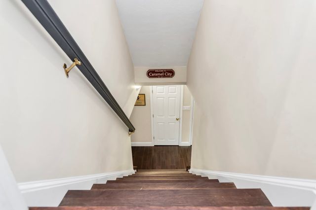 52 Goodnow Ln, Framingham, MA 01702