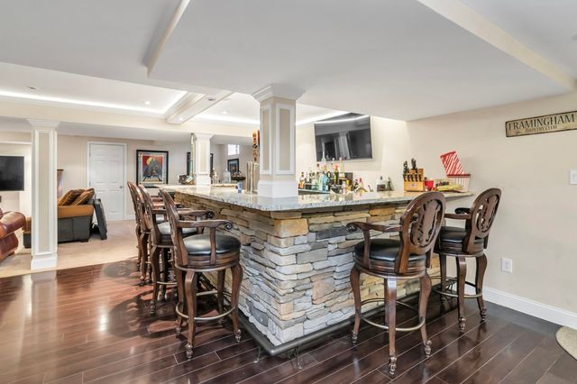 52 Goodnow Ln, Framingham, MA 01702