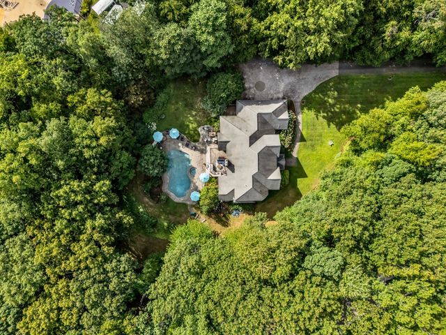 52 Goodnow Ln, Framingham, MA 01702