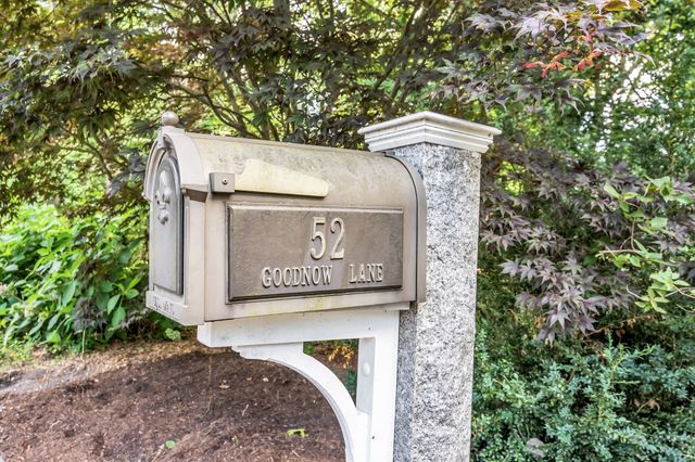 52 Goodnow Ln, Framingham, MA 01702
