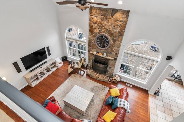 52 Goodnow Ln, Framingham, MA 01702