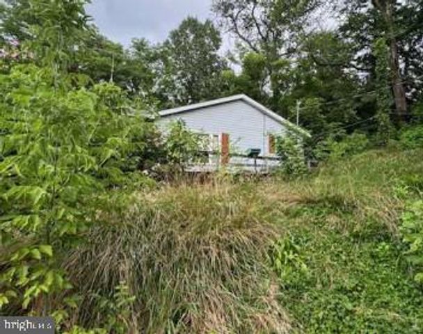84 CONEWAGO PARK DR, East Berlin, PA 17316