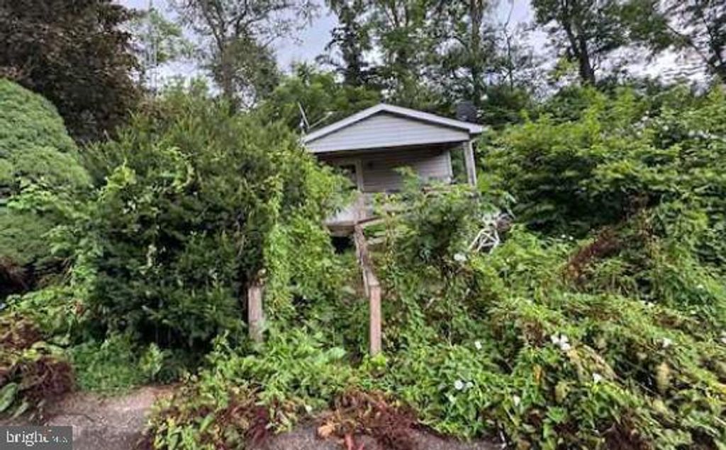 84 CONEWAGO PARK DR, East Berlin, PA 17316