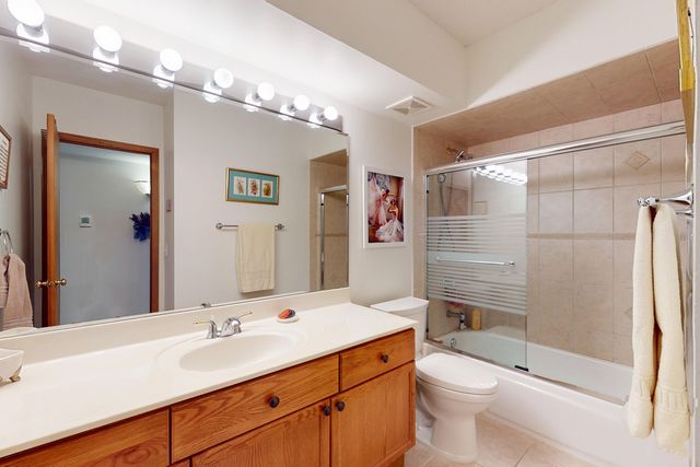 201 N Vail Avenue 207, Arlington Heights, IL 60004