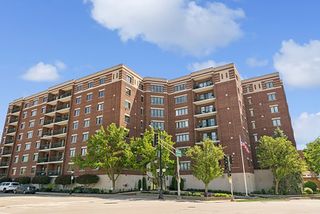 201 N Vail Avenue 207, Arlington Heights, IL 60004