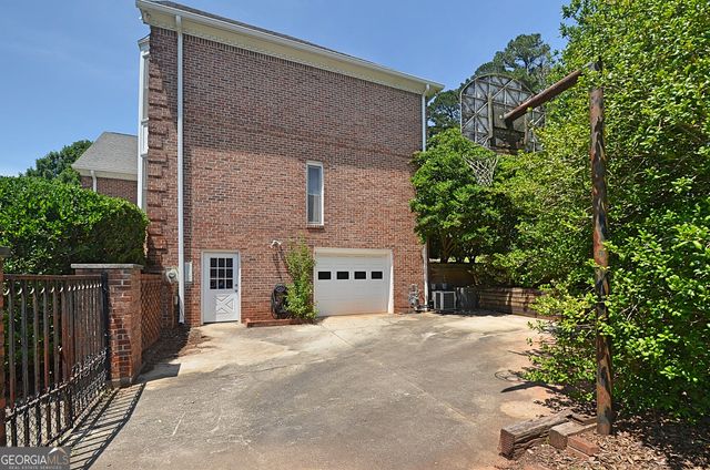 1104 Thorn Apple Court SE, Conyers, GA 30013