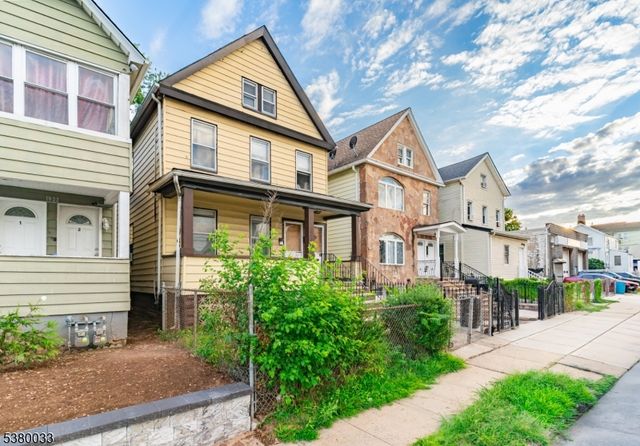 1024 Julia St, Elizabeth City, NJ 07201