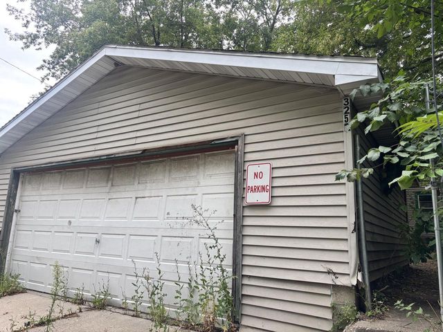 3252 N 29th STREET, Milwaukee, WI 53216