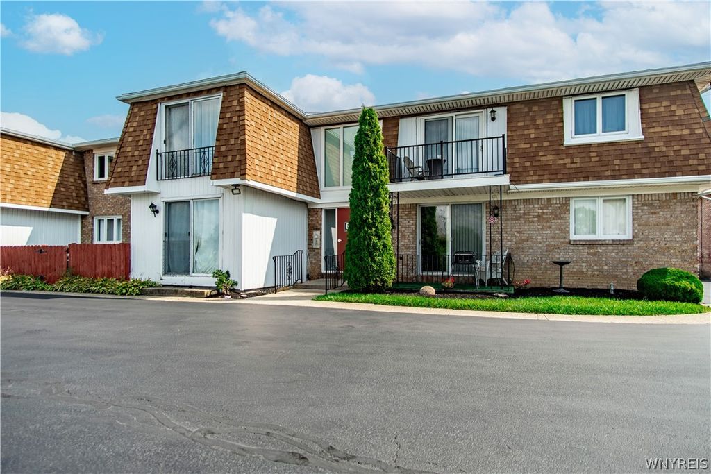 61 Georgian Lane 5, Amherst, NY 14221