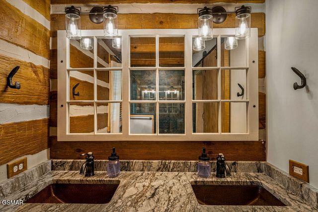 335 Hawken Drive, Walland, TN 37886
