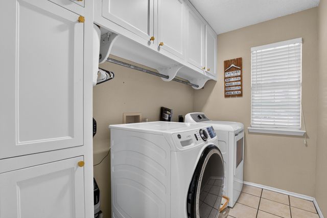 10425 Brangus Drive, Crowley, TX 76036