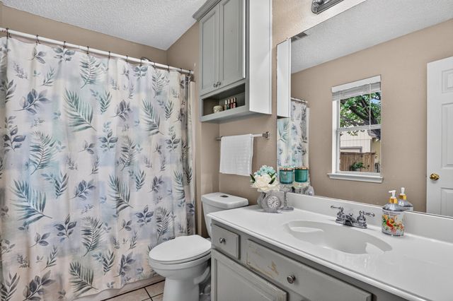 10425 Brangus Drive, Crowley, TX 76036