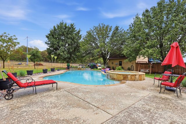 10425 Brangus Drive, Crowley, TX 76036