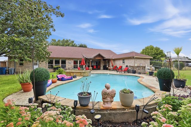 10425 Brangus Drive, Crowley, TX 76036