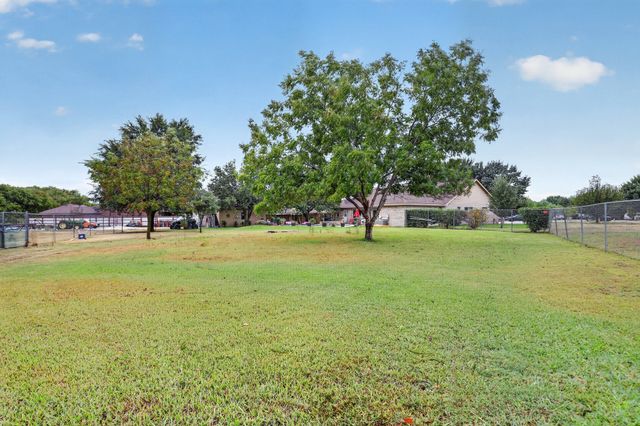 10425 Brangus Drive, Crowley, TX 76036