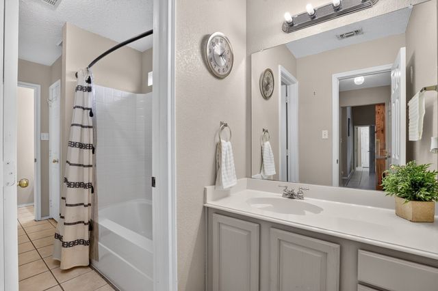 10425 Brangus Drive, Crowley, TX 76036