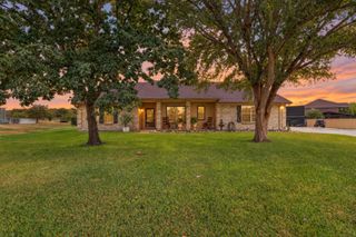 10425 Brangus Drive, Crowley, TX 76036