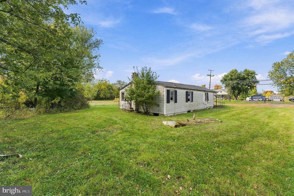 28 ALMONT RD, SELLERSVILLE, PA 18960 — photo 3