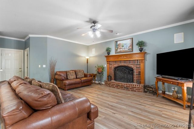 9818 E 83rd Place, Tulsa, OK 74133