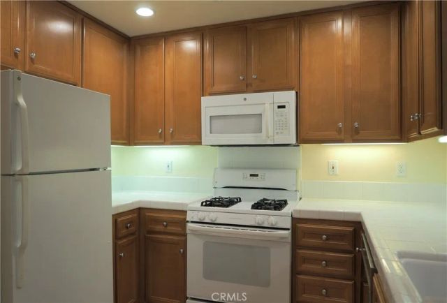 82 Vermillion, Irvine, CA 92603