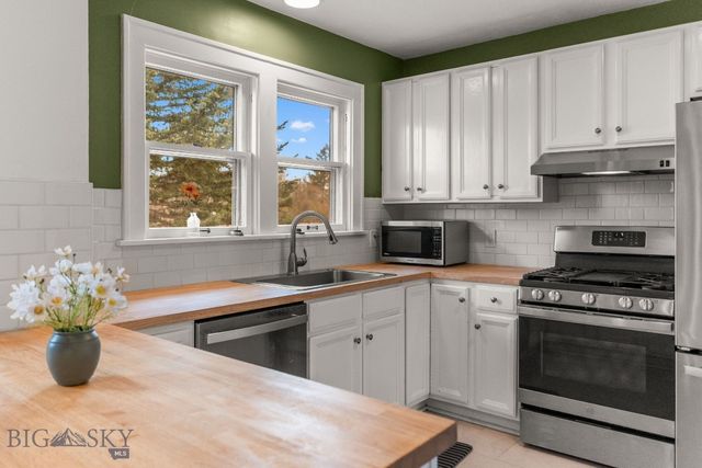 209 Bozeman Street, Gallatin Gateway, MT 59730