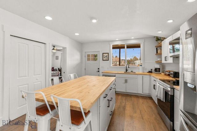 209 Bozeman Street, Gallatin Gateway, MT 59730