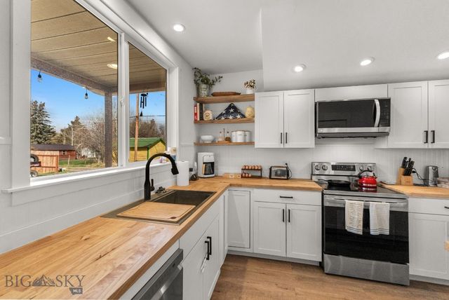 209 Bozeman Street, Gallatin Gateway, MT 59730