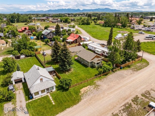 209 Bozeman Street, Gallatin Gateway, MT 59730
