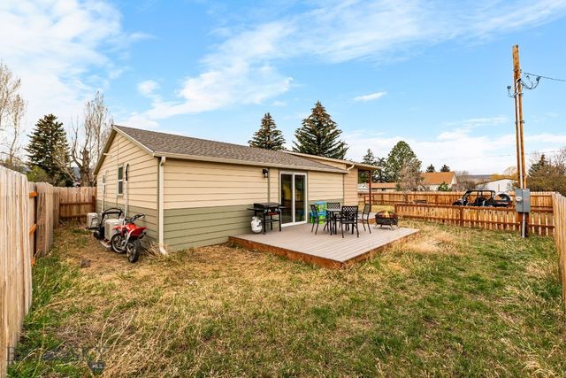 209 Bozeman Street, Gallatin Gateway, MT 59730