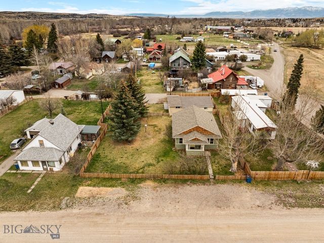 209 Bozeman Street, Gallatin Gateway, MT 59730