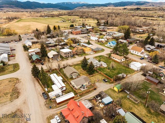 209 Bozeman Street, Gallatin Gateway, MT 59730